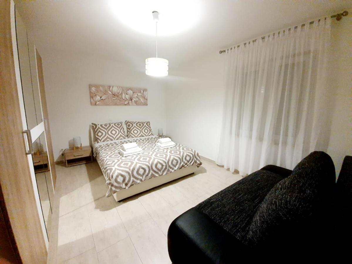 Apartmani Sara 비빈제 외부 사진