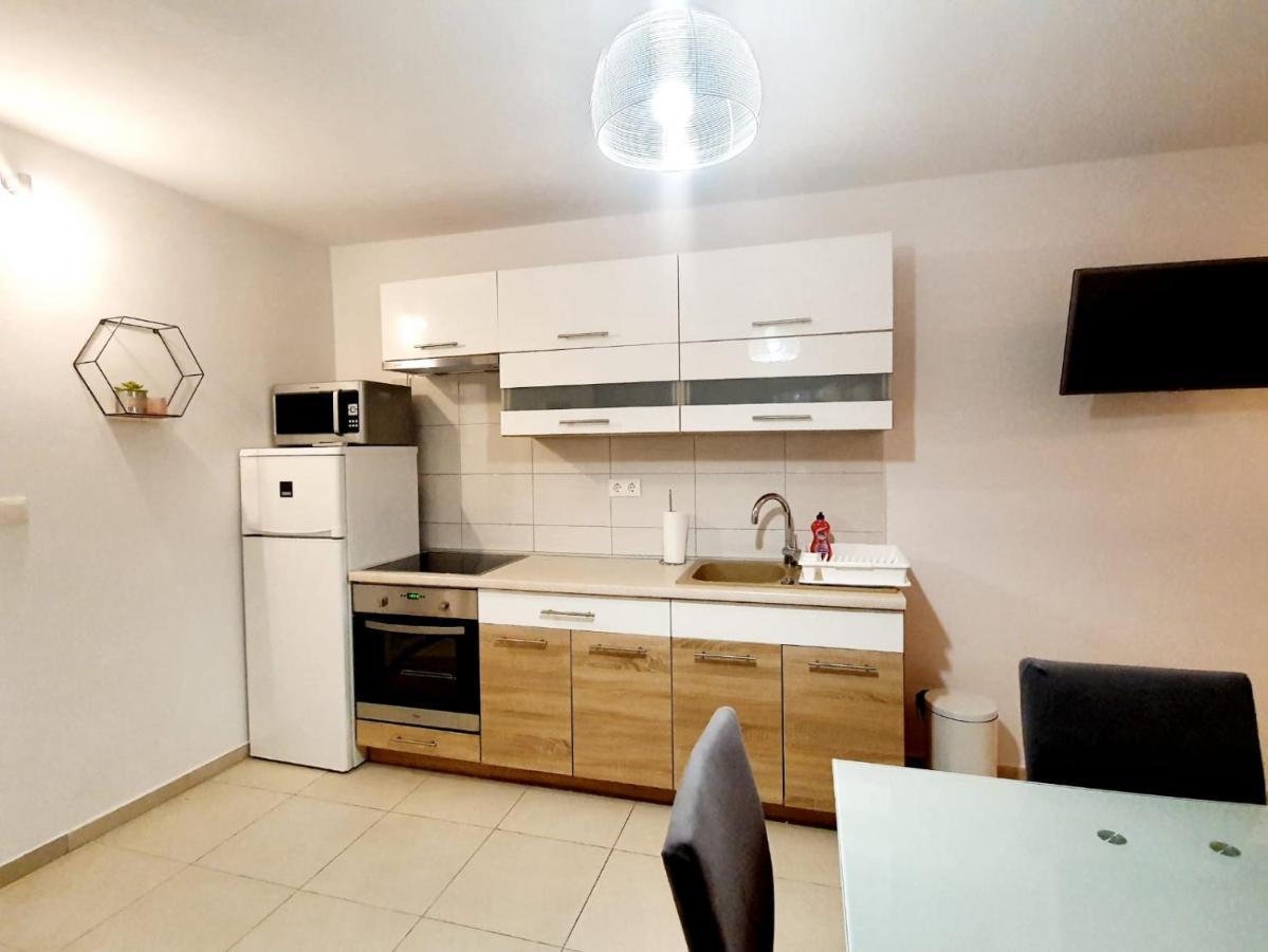 Apartmani Sara 비빈제 외부 사진